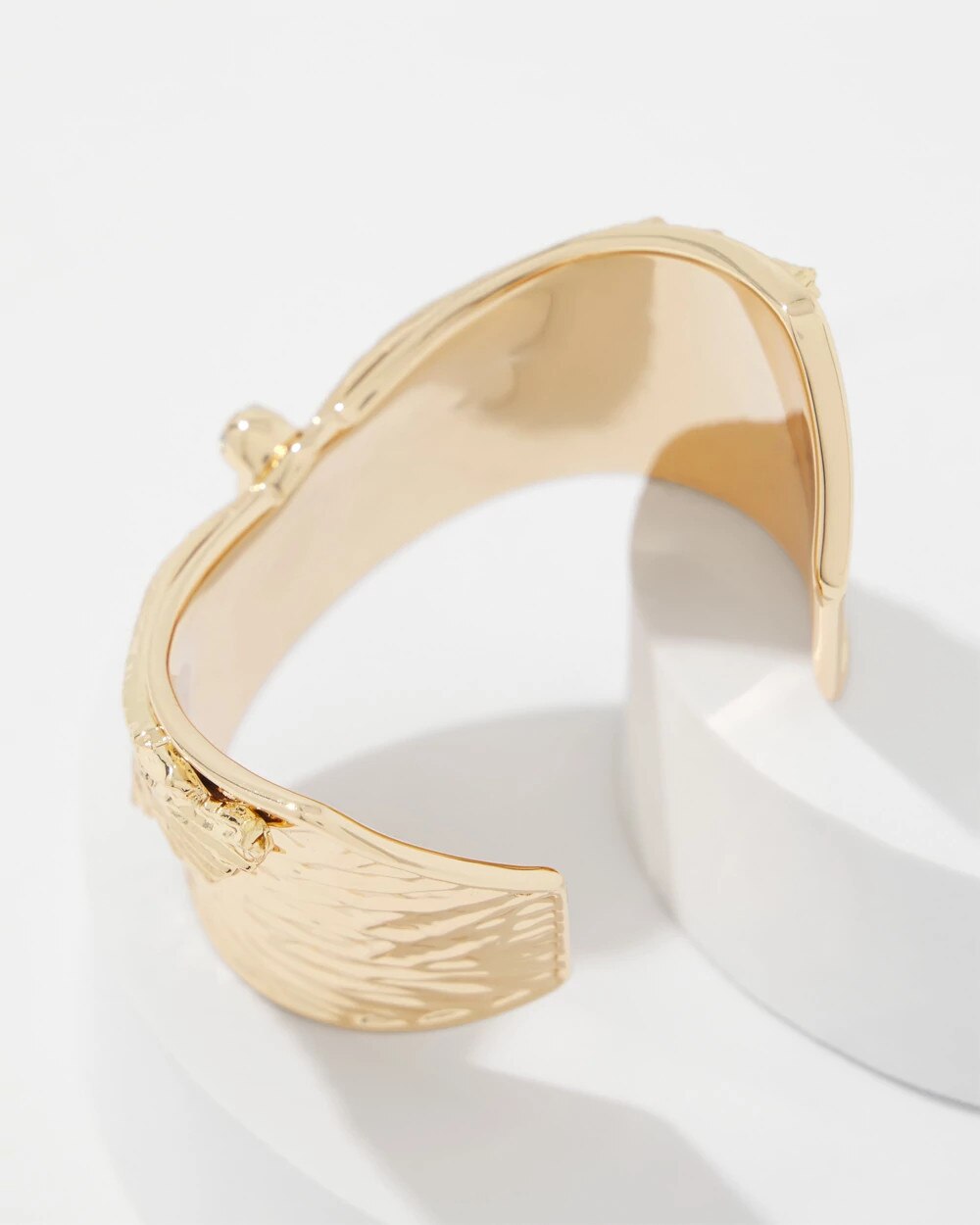 WHBM_BR20Gld20Butterfly20Cuff_570407784_TAN000932_TT_ALT201.jpeg