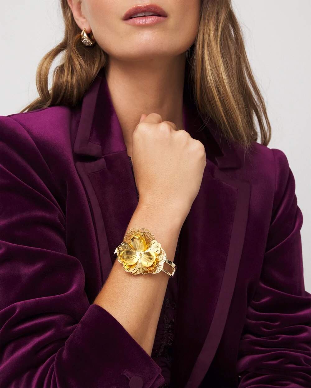 WHBM_BR20Gld20Sculpted20Floral_570403474_TAN000932_OF_MAIN.jpeg