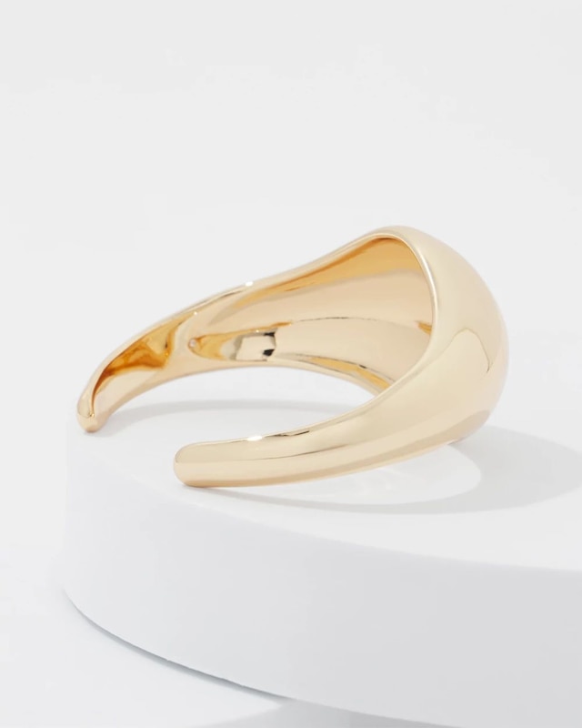 WHBM_BR_20Gld_20Sculptural_20Cuff_570393081_TAN000932_TT_ALT_202.jpeg
