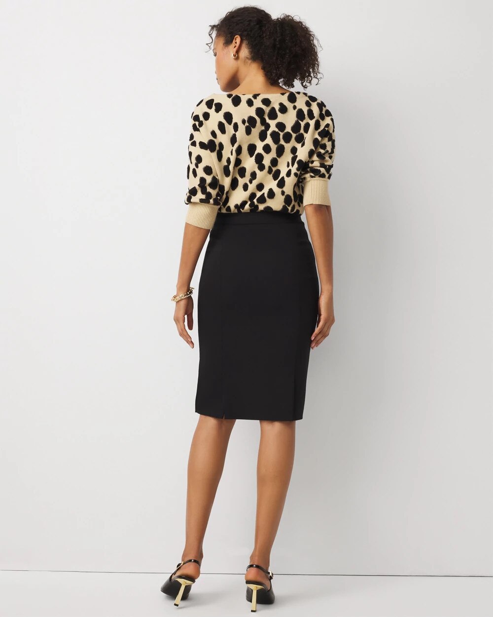WHBM_Button20Tab20Knee20Skirt20LDW_570407350_BLK000001_OF_ALT201.jpeg