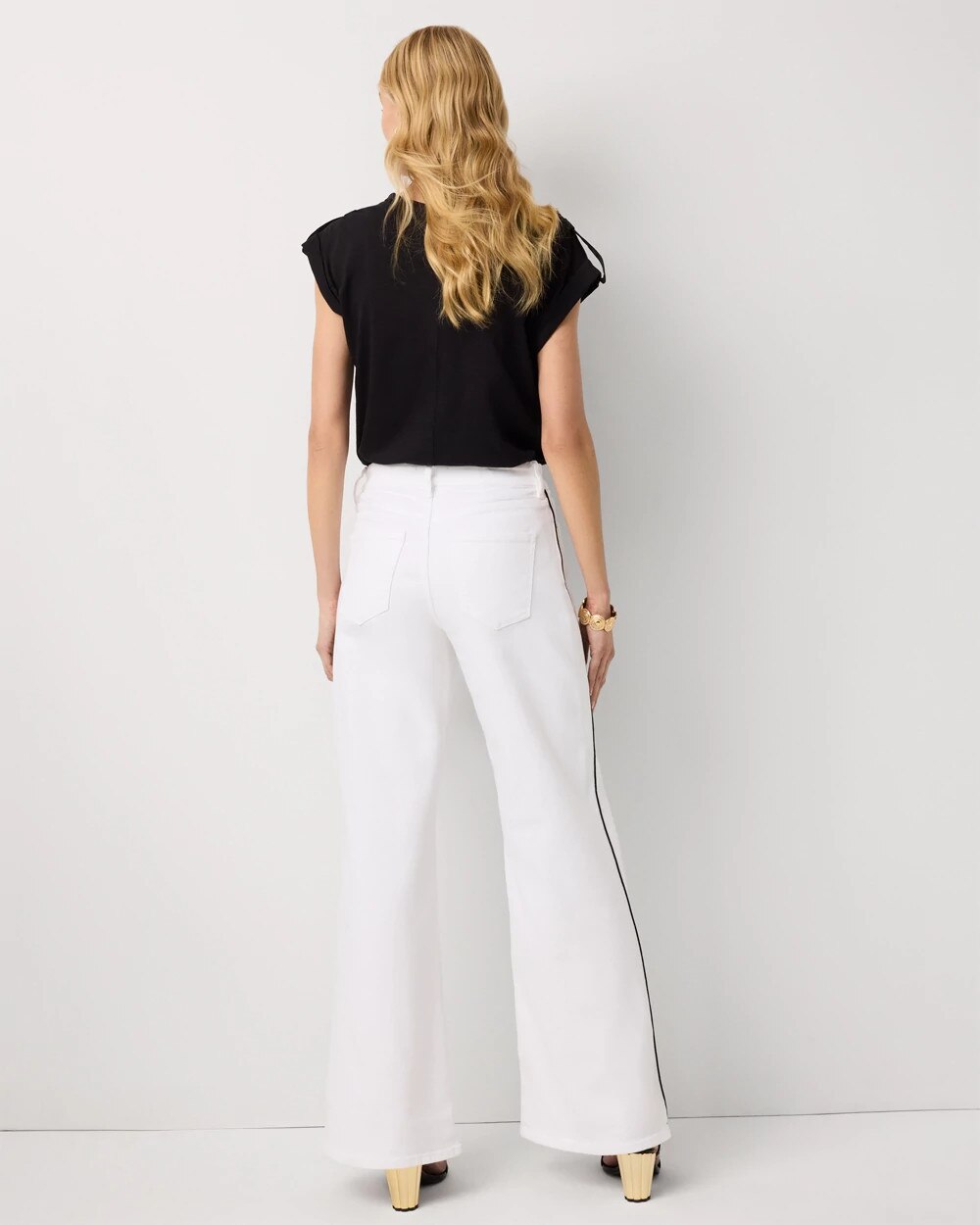 WHBM_Contrast20Seam20Wide20Leg_570405575_WHT000100_OF_ALT201.jpeg