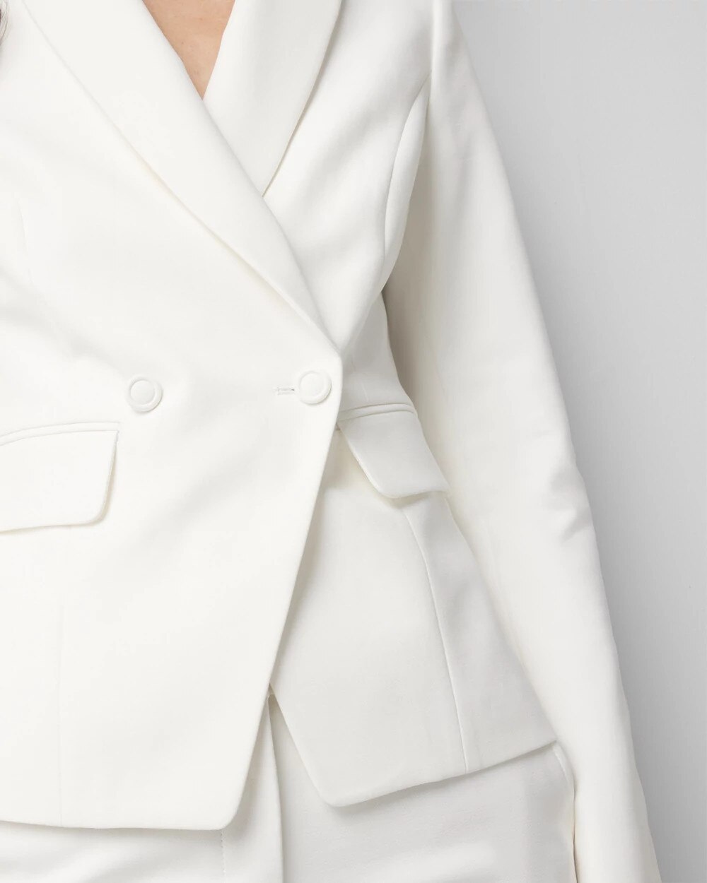 WHBM_DBL20Button20Studio20Blazer_570388547_IVO000190_OF_ALT202.jpeg