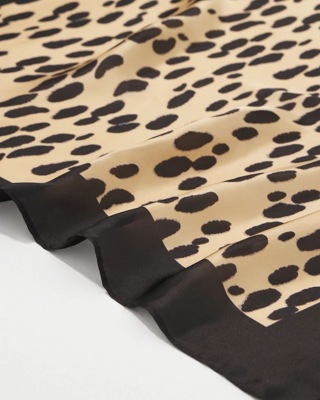 WHBM_Dotted_20Print_20Oblong_20Scarf_570404542_NEU007351_TT_ALT_202.jpeg