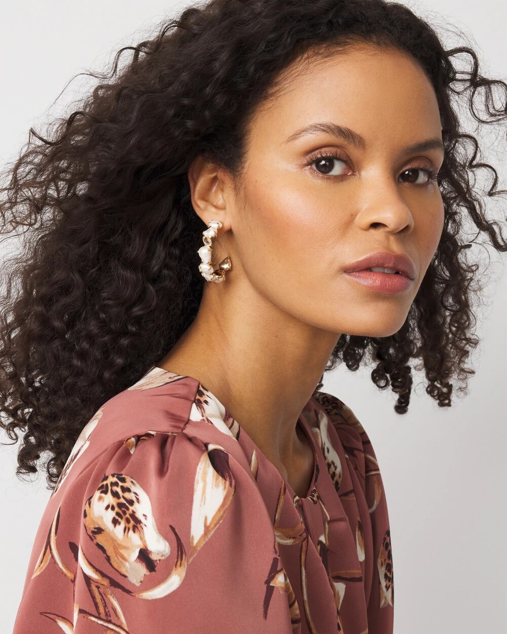 WHBM_ER20Gld20Pearl20Hoop_570405678_TAN000932_OF_MAIN-1.jpeg