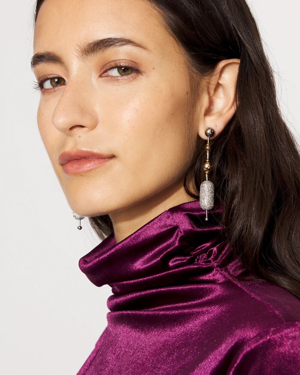 WHBM_ER20MM20Studs20Linear_570403203_NEU001847_OF_MAIN.jpeg