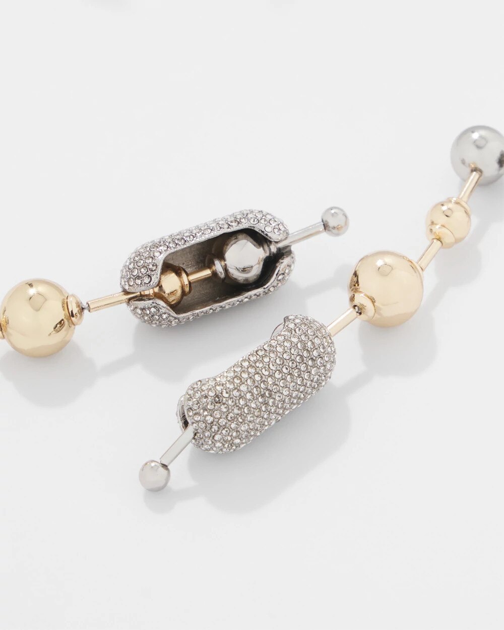 WHBM_ER20MM20Studs20Linear_570403203_NEU001847_TT_ALT202.jpeg