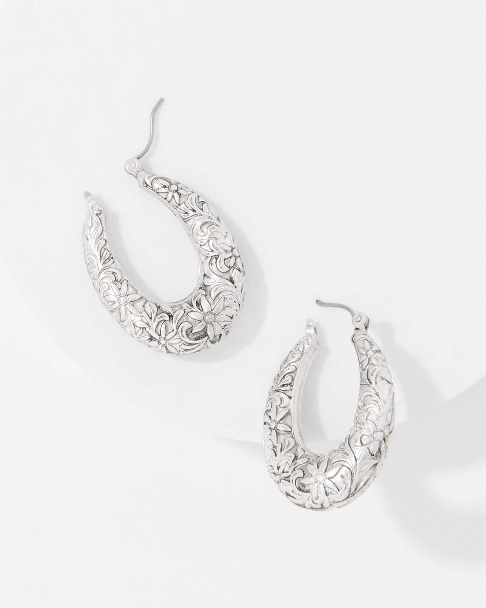 WHBM_ER20Slvr20Western20Hoop_570415559_GRY000930_TT_ALT201.jpeg