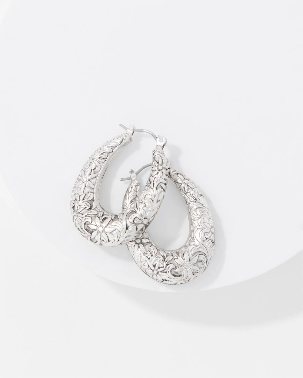 WHBM_ER20Slvr20Western20Hoop_570415559_GRY000930_TT_ALT202.jpeg