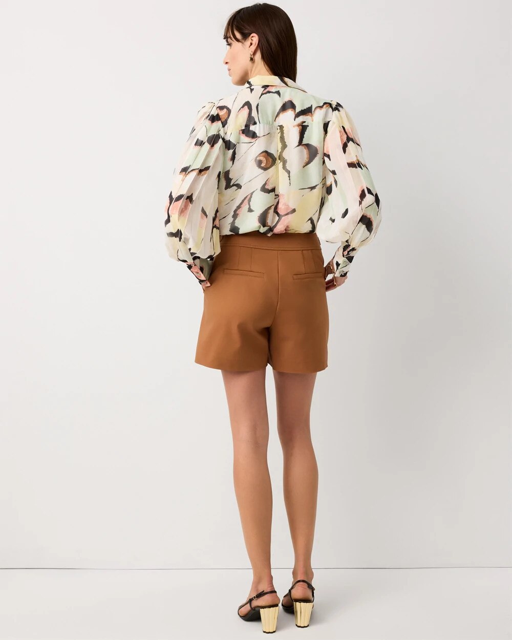 WHBM_Horsebit20Tailored20Short_570407006_BRN001369_OF_ALT201.jpeg