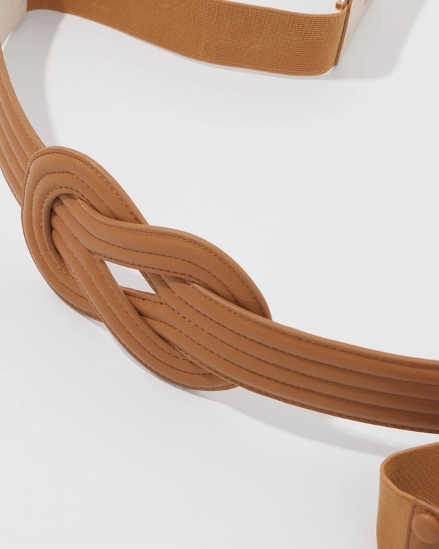 WHBM_Interlock_20Waist_20Belt_570388617_NEU001294_TT_ALT_202.jpeg
