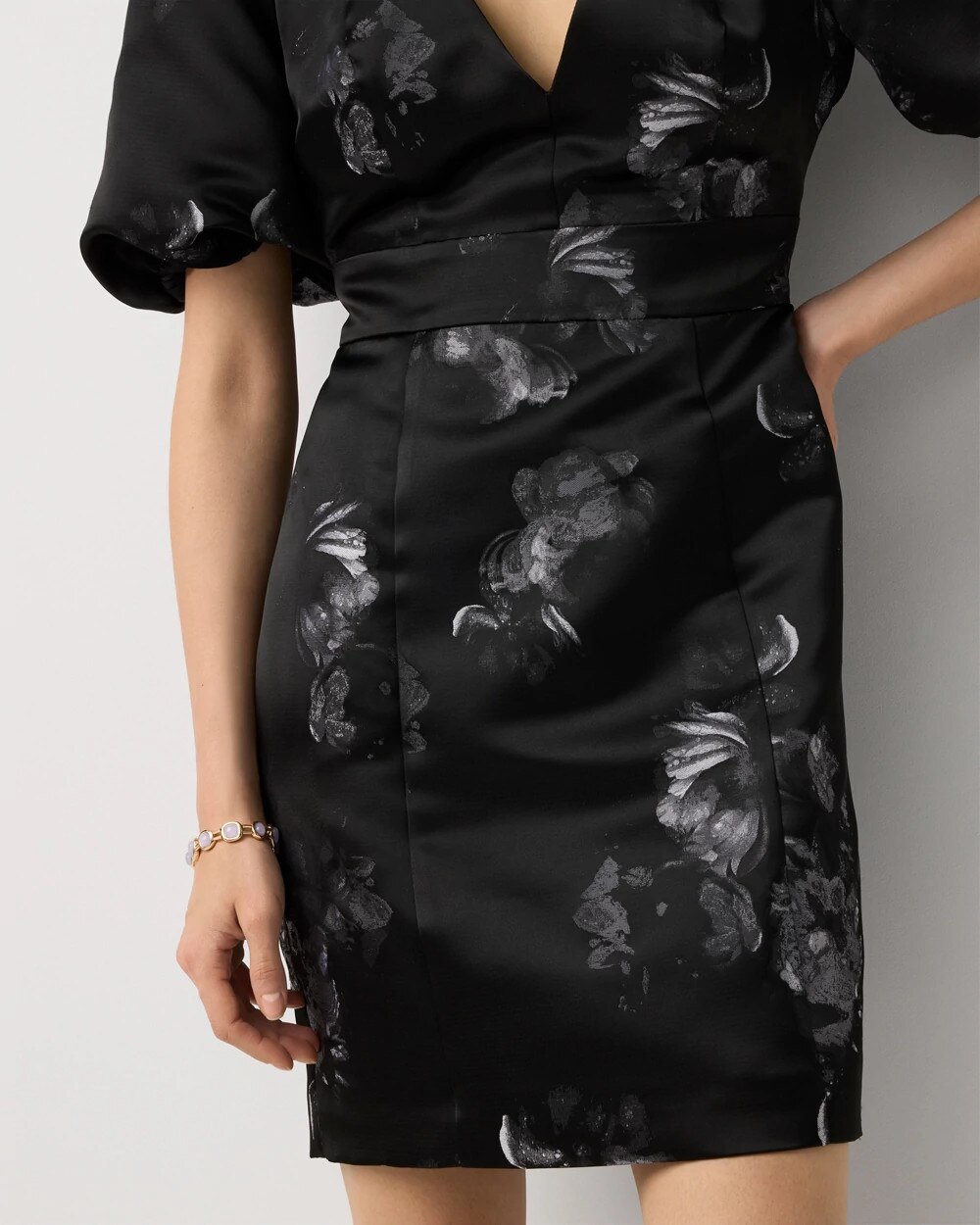 WHBM_Jacquard20Puff20Slv20Mini_570409069_BLK006912_OF_ALT202.jpeg