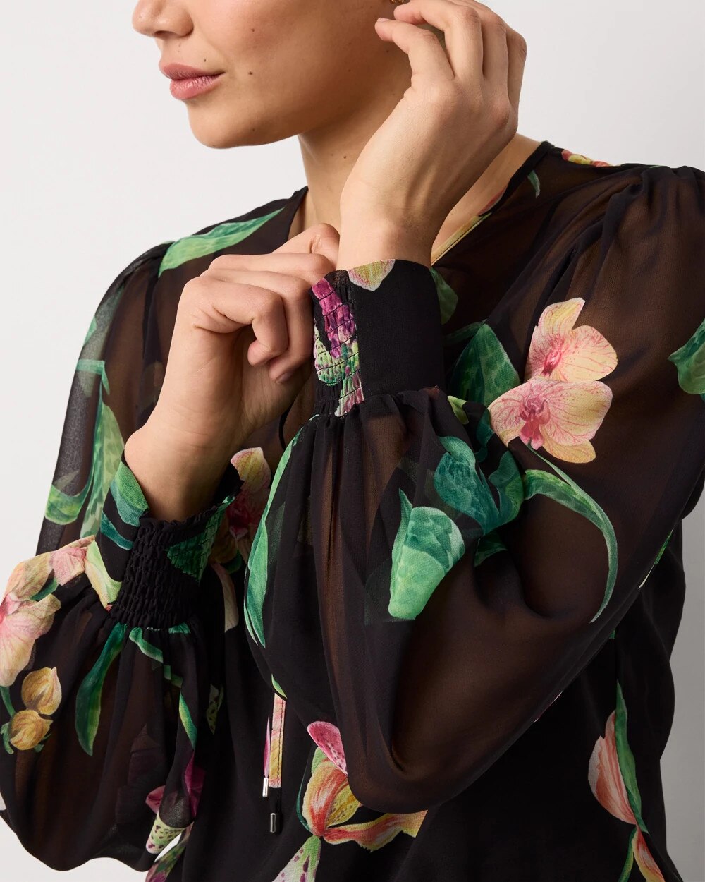 WHBM_LS20Chiffon20Printed20Blouse_570408834_BLK007416_OF_ALT202.jpeg