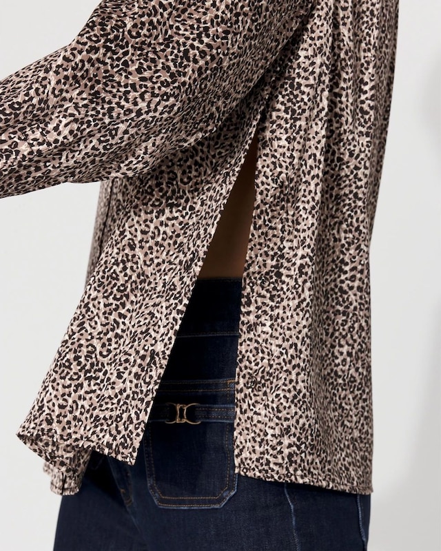 WHBM_LS_20Relaxed_20Utility_20Shirt_570399155_BLK006898_OF_ALT_202.jpeg
