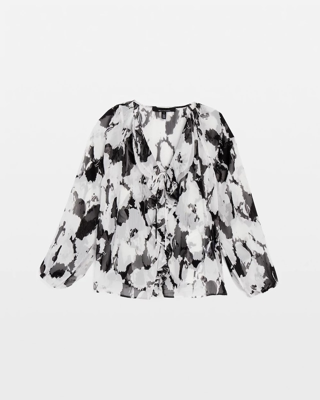WHBM_LS_20Ruffle_20Front_20Blouse_570383953_IVO006610_PU_ALT_204.jpeg