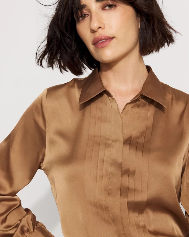 WHBM_LS_20Satin_20Pleat_20Placket_570399555_NEU007035_OF_ALT_202.jpeg