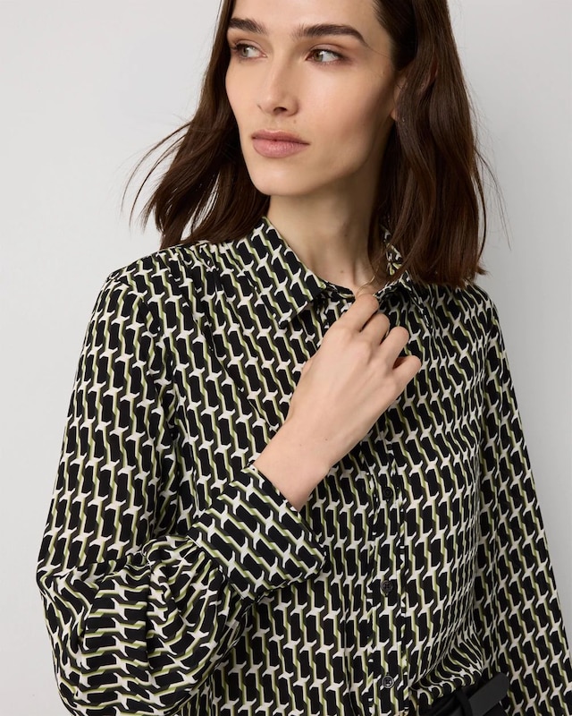 WHBM_LS_20Soft_20Shirt_20w_20Piping_570408149_IVO007444_OF_ALT_202.jpeg