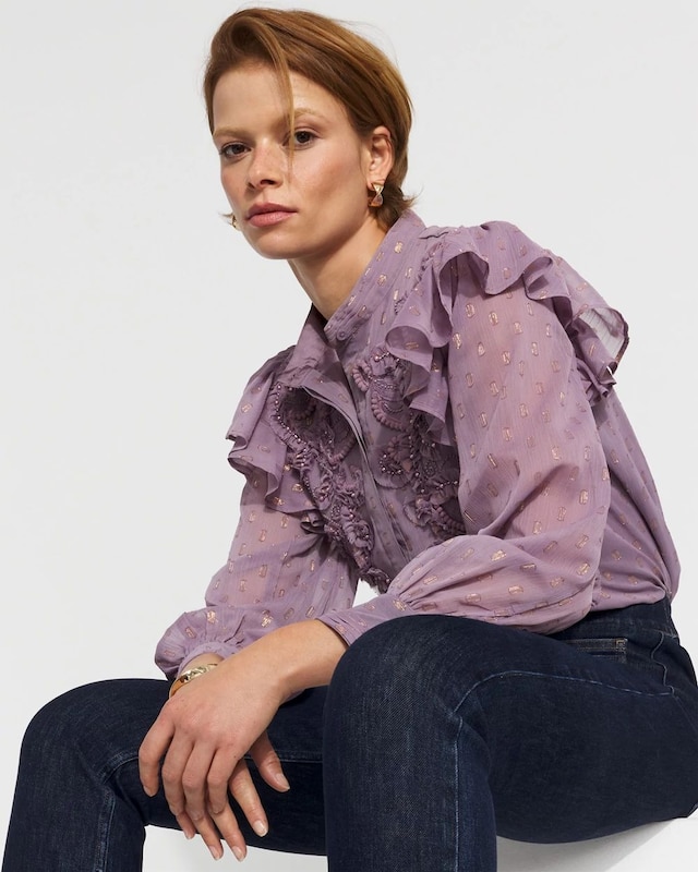 WHBM_LS_20Vnk_20Clip_20Blouse_570398935_PRP006991_OF_ALT_201.jpeg