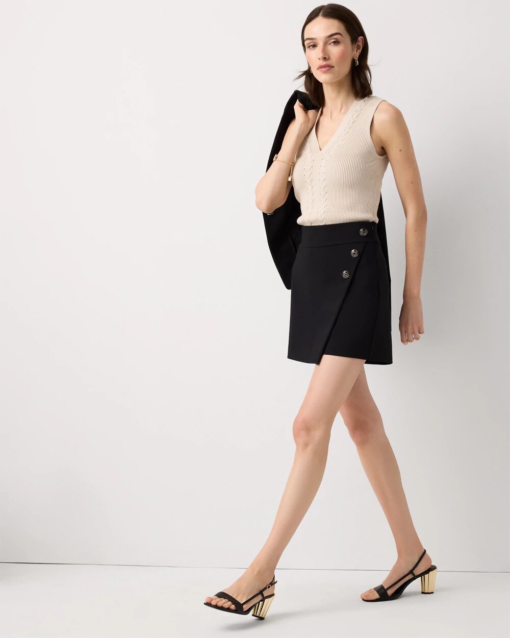 WHBM_Luxe20DBL20Weave20Bttn20Skort_570394181_BLK000001_OF_ALT203.jpeg