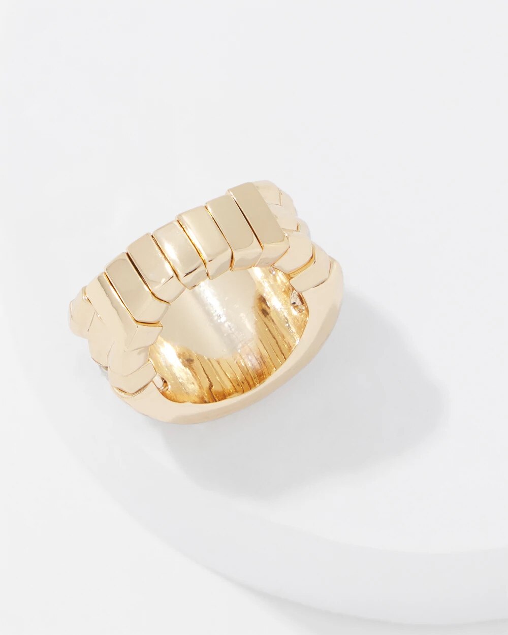 WHBM_MM20Sculptural20Wave20Ring_570405663_NEU001847_TT_ALT201.jpeg