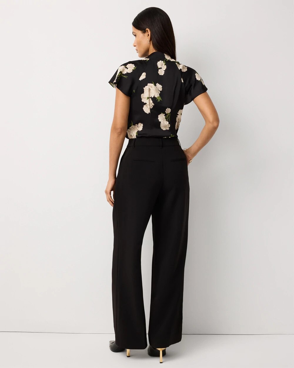 WHBM_New20Pleated20Wide20Leg_570387964_BLK000001_OF_ALT201.jpeg