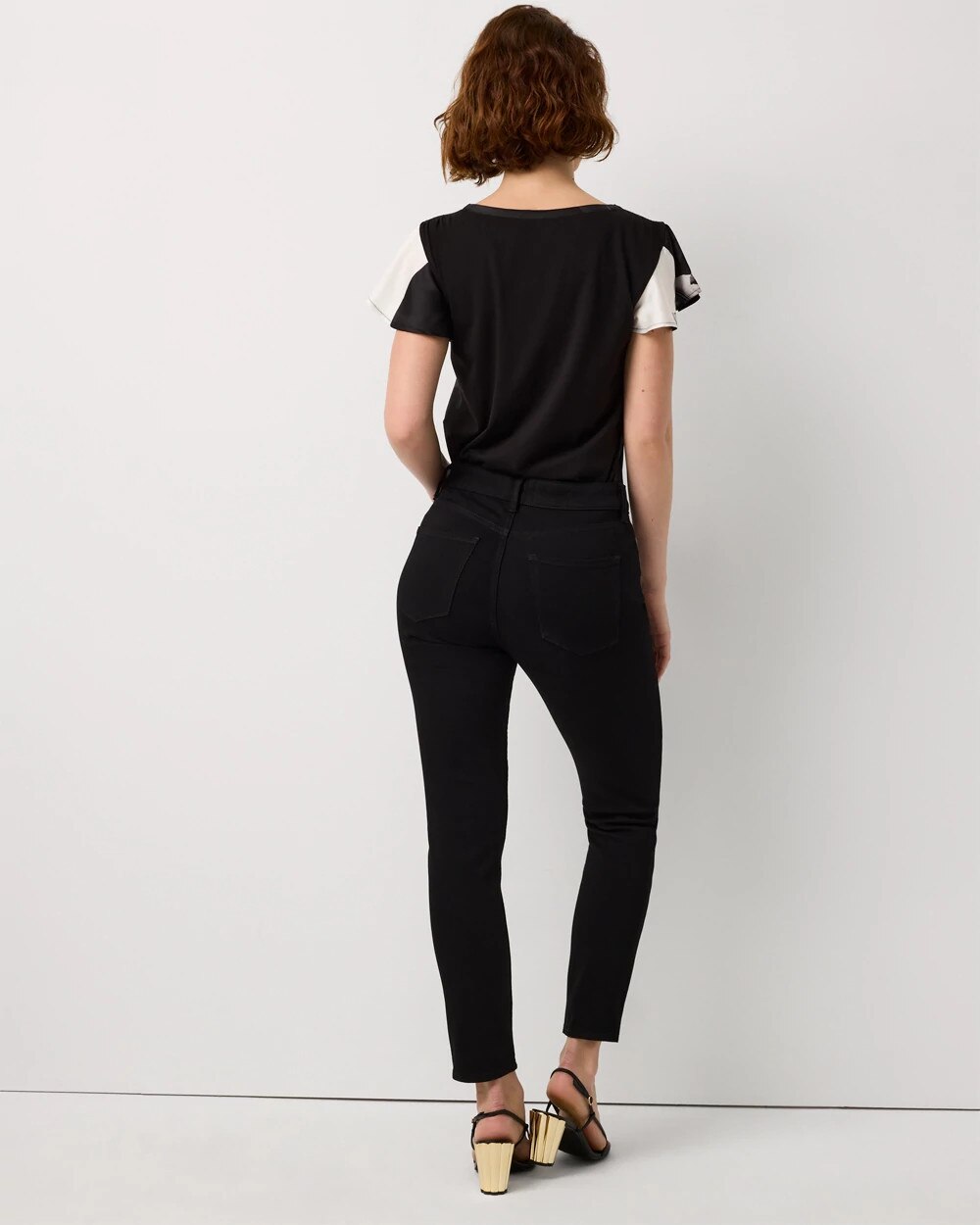 WHBM_New20Skinny20520Pocket_570396957_BLK004767_OF_ALT201.jpeg