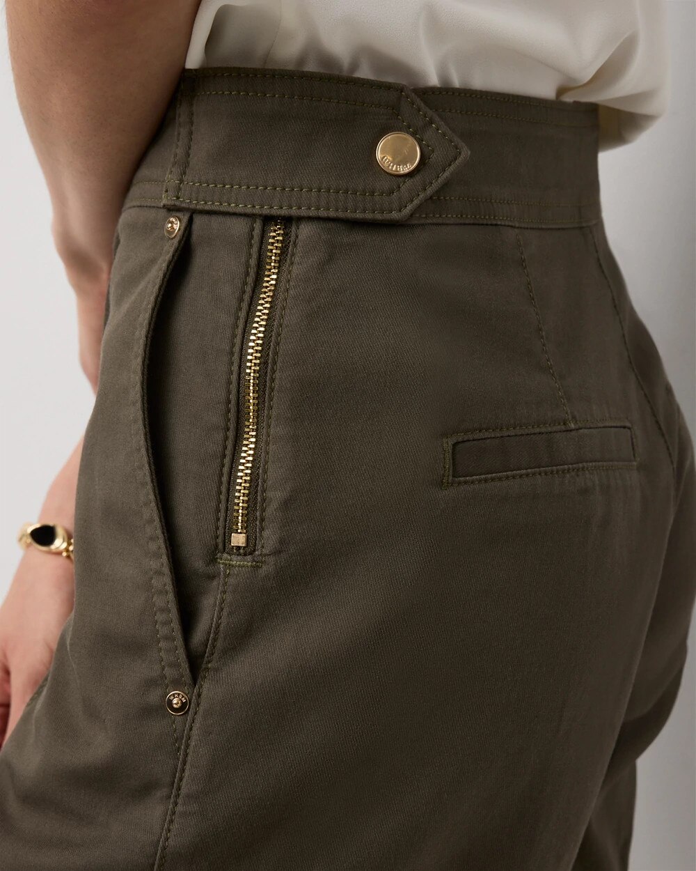 WHBM_Polished20Pret20Short_570409603_GRN007271_OF_ALT202.jpeg