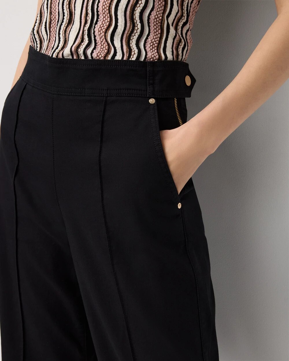 WHBM_Pret20Seamed20WL20Crop_570409577_BLK000001_OF_ALT202.jpeg