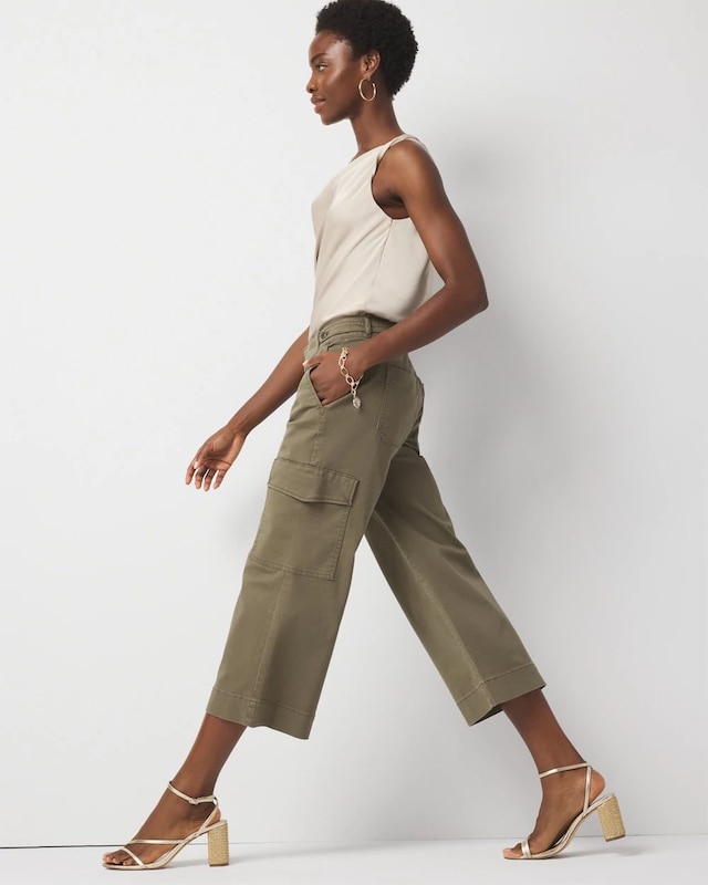 WHBM_Pret_20Cargo_20Wide_20Leg_20Crop_570388294_GRN002887_OF_MAIN.jpeg