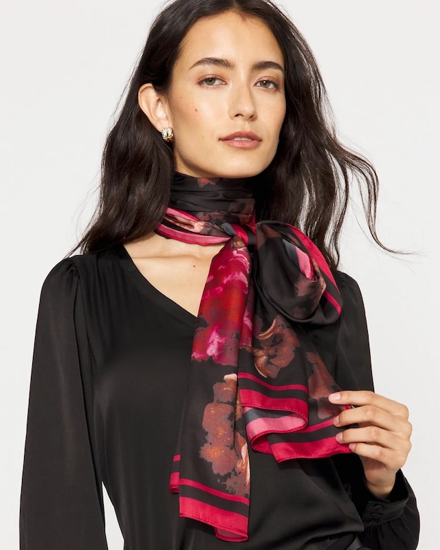 WHBM_Printed_20Square_20Scarf_570396045_BLK006911_OF_MAIN.jpeg