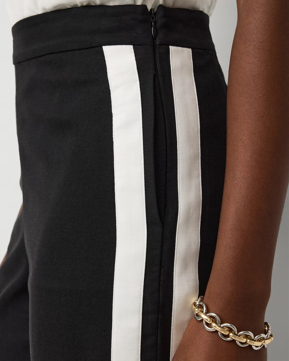 WHBM_Riley20Contrast20Trouser_570413662_BLK001000_OF_ALT202.jpeg