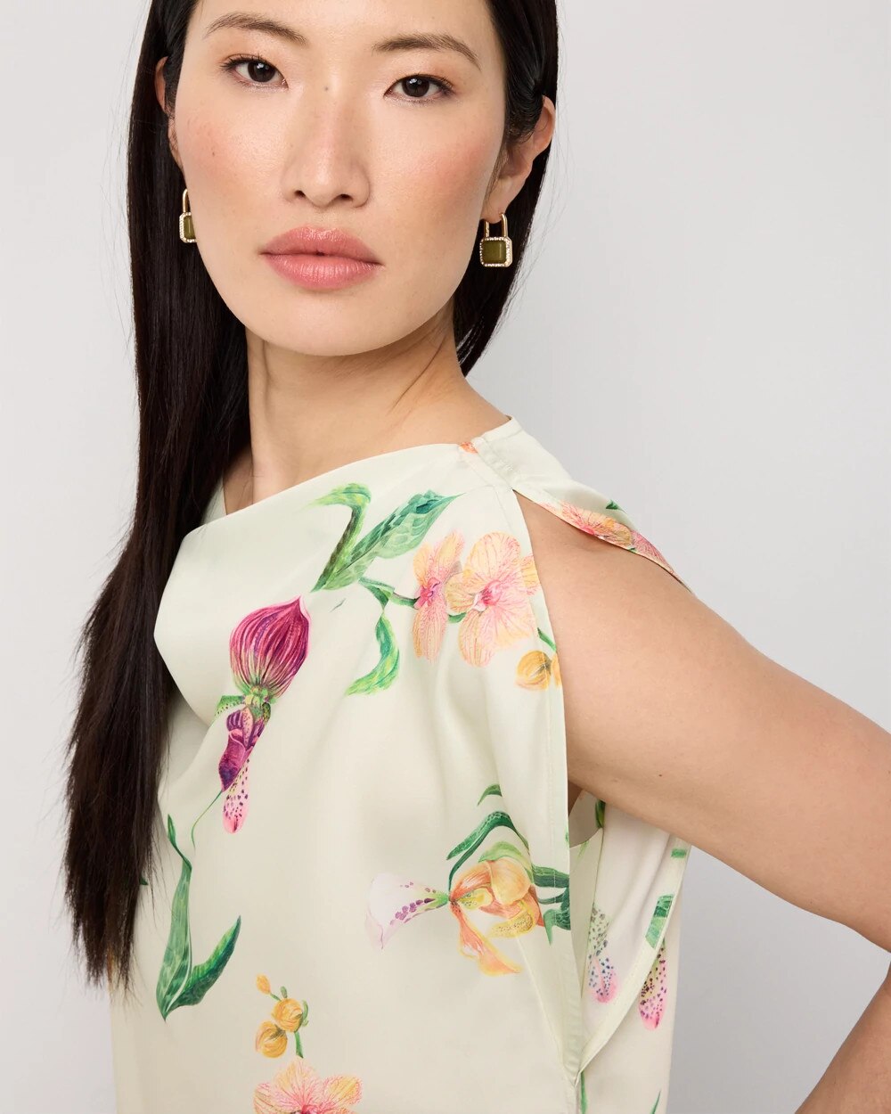 WHBM_SL20Boat20Nk20Satin20Shell_570408141_GRN007484_OF_ALT202.jpeg