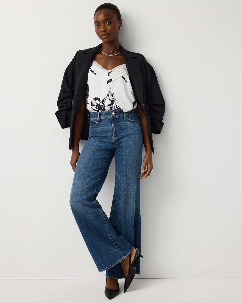 WHBM_SL20Crepe20Pintuck20Tank_570411171_IVO007573_OF_ALT201.jpeg