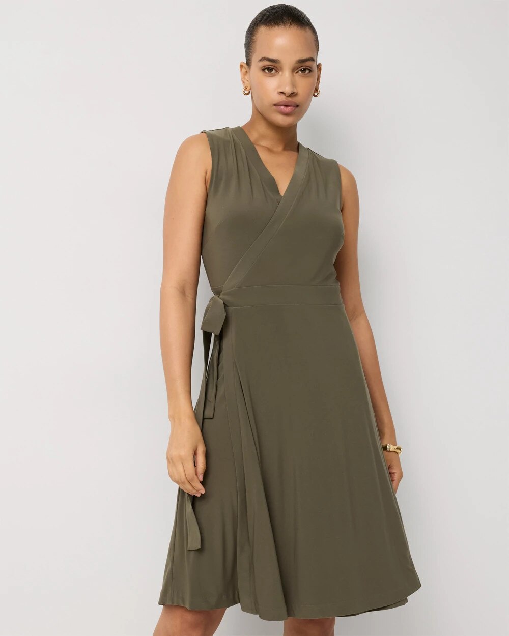 WHBM_SL20Reversible20Wrap20Mini_570413487_GRN007569_OF_ALT201.jpeg