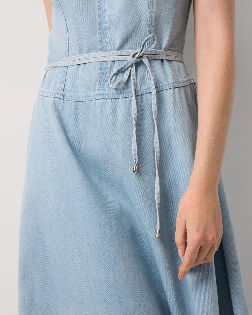 WHBM_SL20Tie20Waist20Denim20Maxi_570411931_BLU007580_OF_ALT202.jpeg