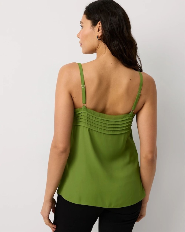 WHBM_SL_20Crepe_20Pintuck_20Tank_570409662_GRN007355_OF_ALT_203.jpeg
