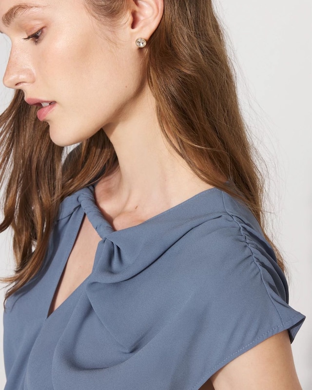 WHBM_SL_20Twist_20Nk_20Keyhole_20Shell_570399199_BLU006840_OF_ALT_202.jpeg
