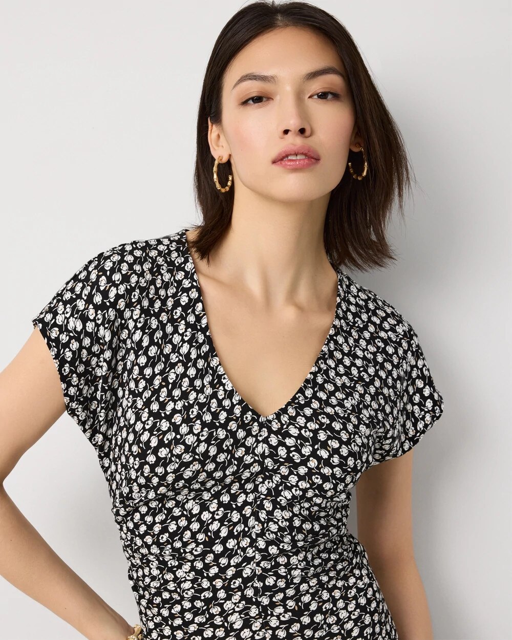WHBM_SS20Gathered20Waist20Midi_570412999_BLK007578_OF_ALT202.jpeg