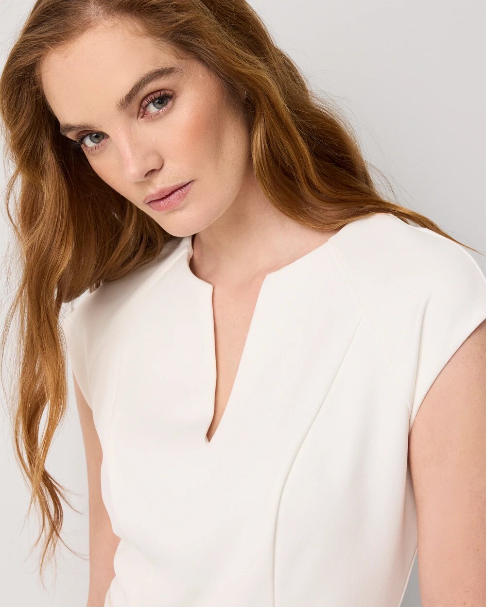 WHBM_SS20Notched20V-Nk20Sheath_570406159_IVO000190_OF_ALT202.jpeg