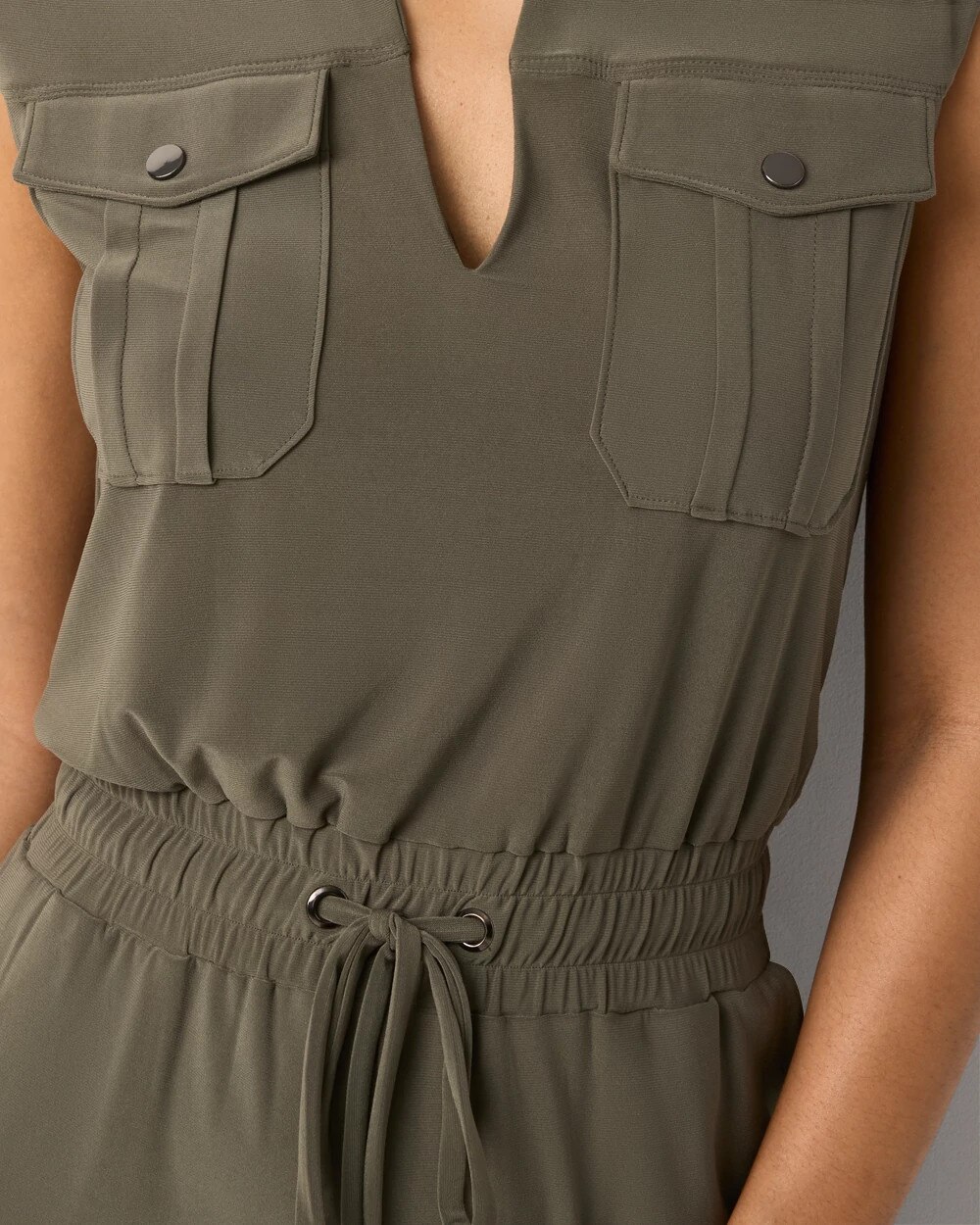 WHBM_SS20Utility20Jumpsuit_570406195_GRN007271_OF_ALT202.jpeg