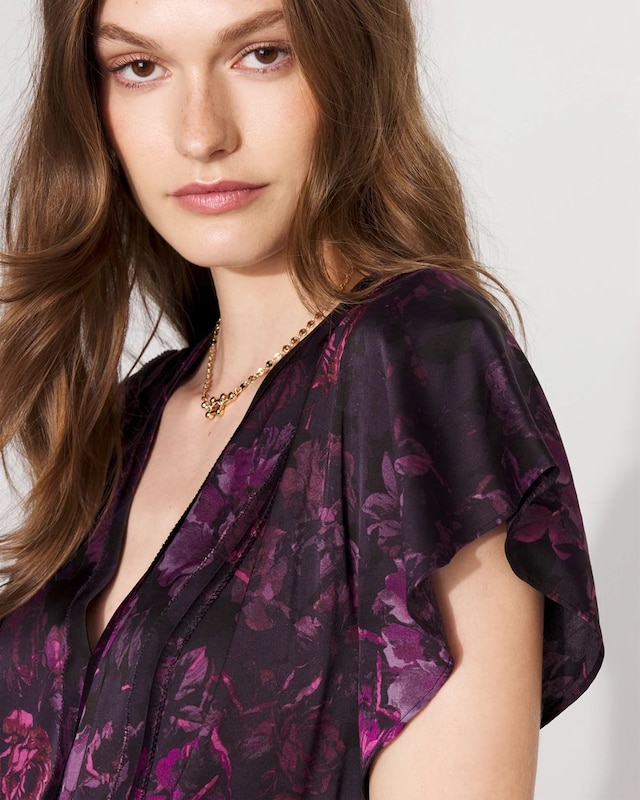 WHBM_SS_20Seamed_20Flttr_20Slv_20Satin_570400995_PRP007239_OF_ALT_202.jpeg