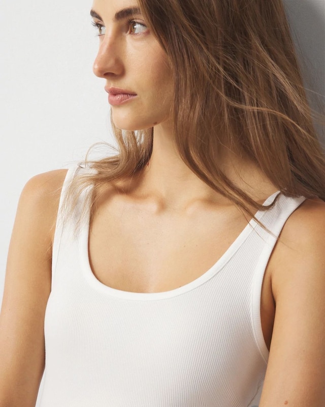 WHBM_Scoop_20Neck_20Tank_570380961_WHT000100_OF_ALT_202.jpeg