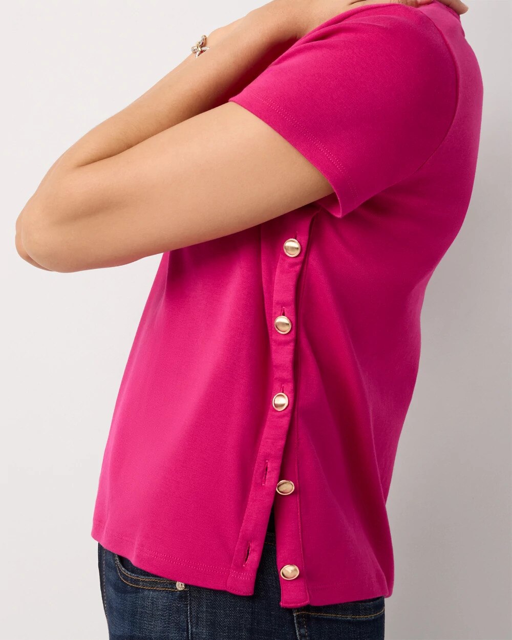 WHBM_Side20Button20Crew20Tee_570408081_PNK007384_OF_ALT202.jpeg