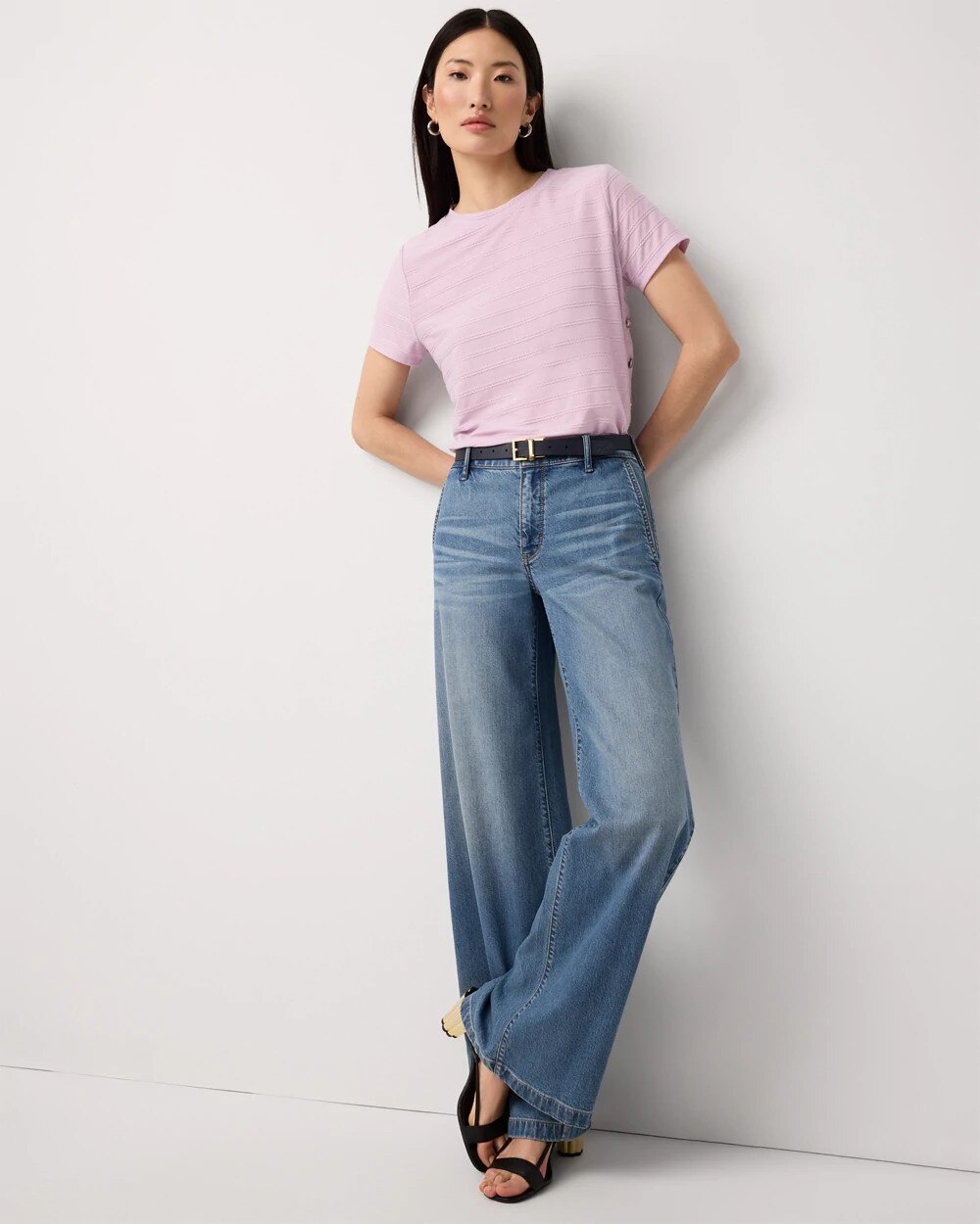 WHBM_Side20Button20Crew20Tee_570408083_PRP007385_OF_ALT201.jpeg