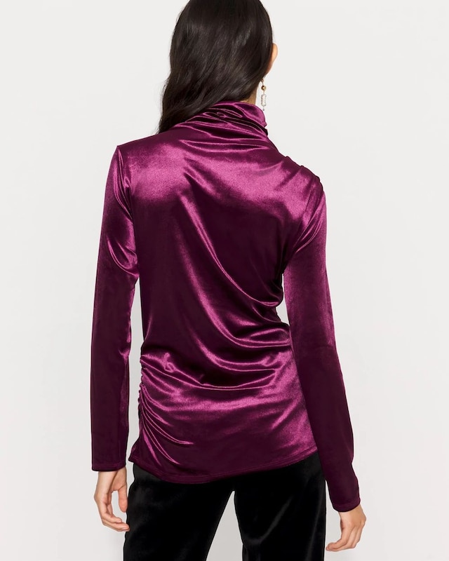 WHBM_WHBMFORME_20Velvet_20Mock_20Nk_570400748_PRP002213_OF_ALT_203.jpeg